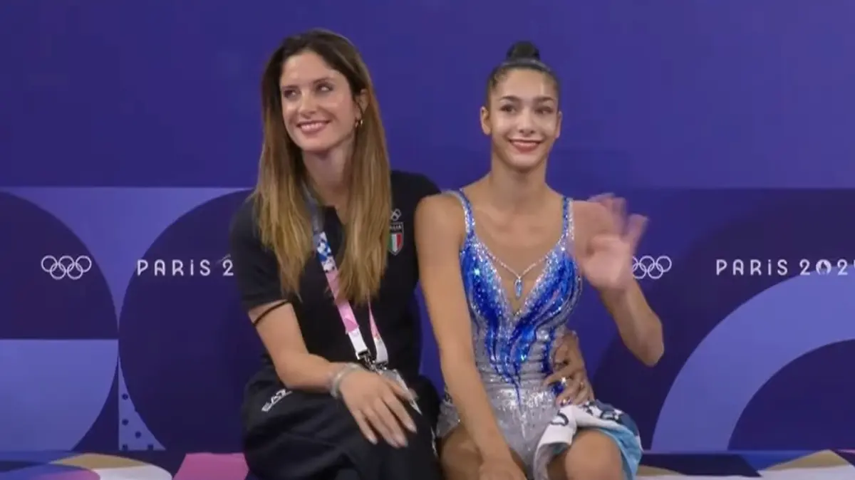 Claudia es la entrenadora de Sofia, joven gimnasta de 20 años que consiguió colgarse la medalla de bronce en París 2024.