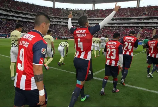 El partido tuvo una de las alineaciones más recordadas por parte del equipo rojiblanco.