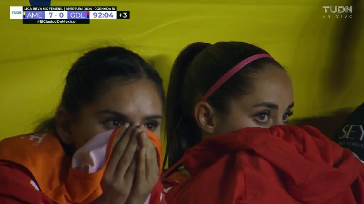 Las futbolistas del Guadalajara mostraron rostros desencajados desde antes del silbatazo final en el Ciudad de los Deportes.