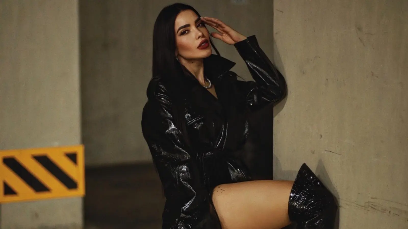 Aunado a esto, tambi&eacute;n comparte su afici&oacute;n por mantenerse en forma con sus rutinas de ejercicio. 