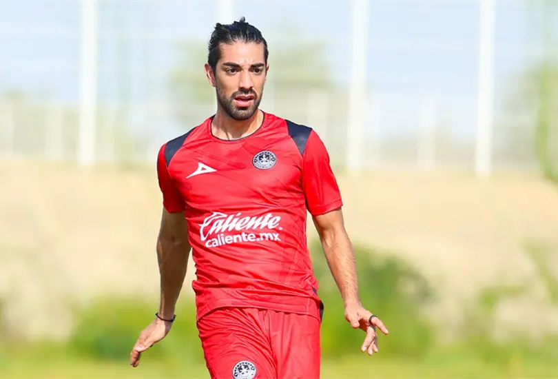 Rodolfo Pizarro exhibi&oacute; la mafia dentro del AEK Atenas tras salir del club