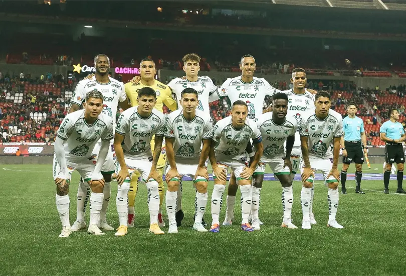 Le&oacute;n fue bateado por un DT mexicano tras los rumores que buscar&iacute;an a Piojo Herrera