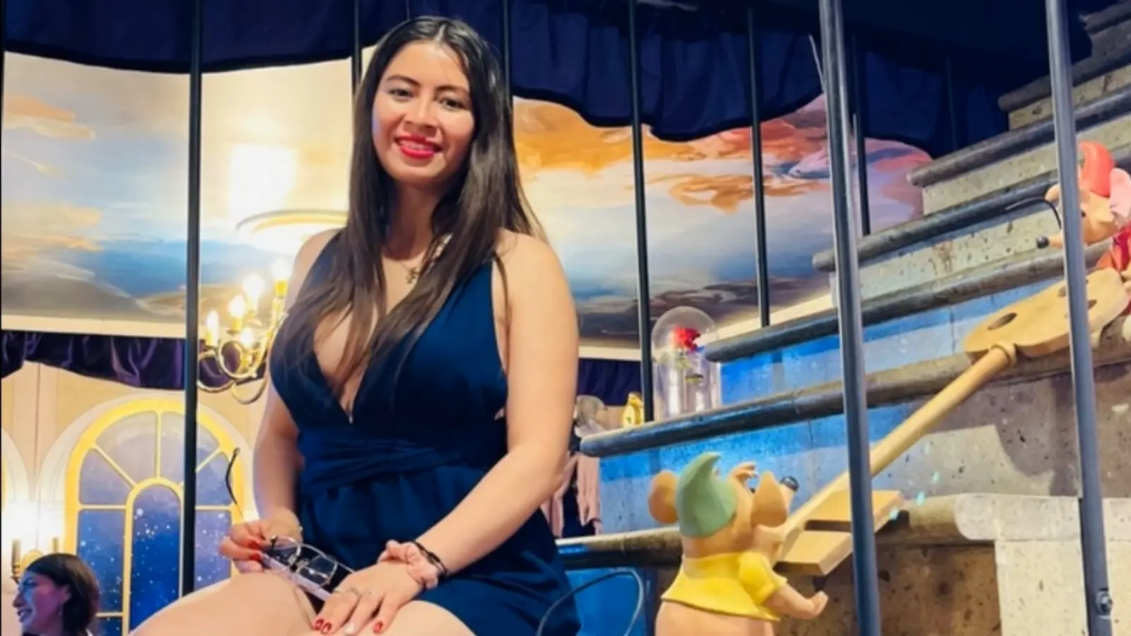 Tambi&eacute;n disfruta mucho visitar distintas partes del pa&iacute;s, principalmente centralizadas.