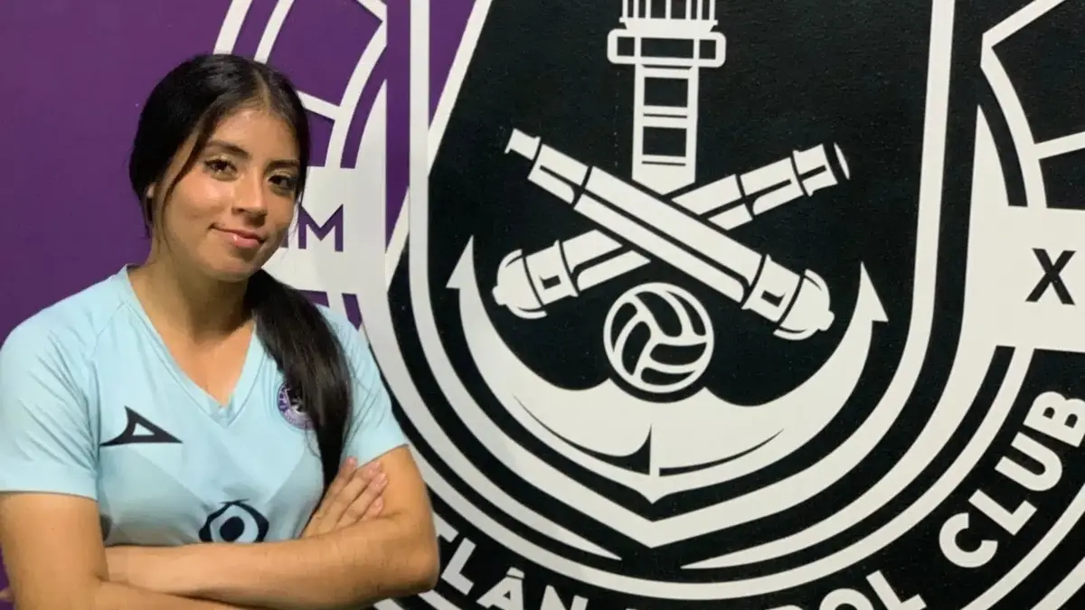 Zaira Cervanete Weyce se popularizó tras aparecer en el polémico post de su equipo; es nacida el 12 de febrero de 2006 por lo que actualmente tiene 18 años.