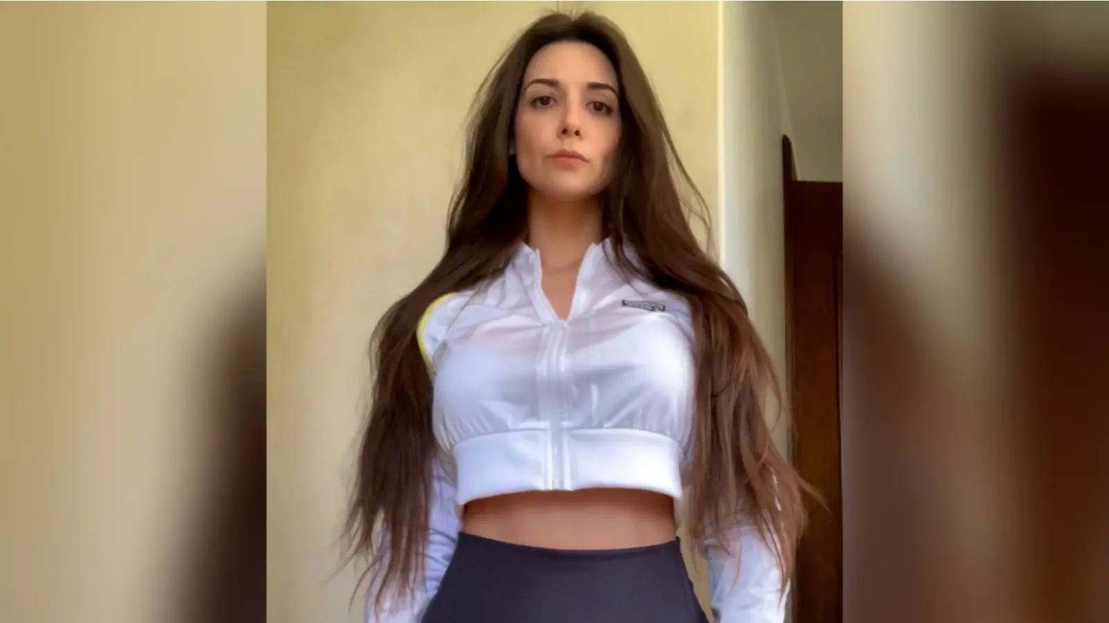 Caballero también disfruta mucho de salir de vacaciones, especialmente en la playa.