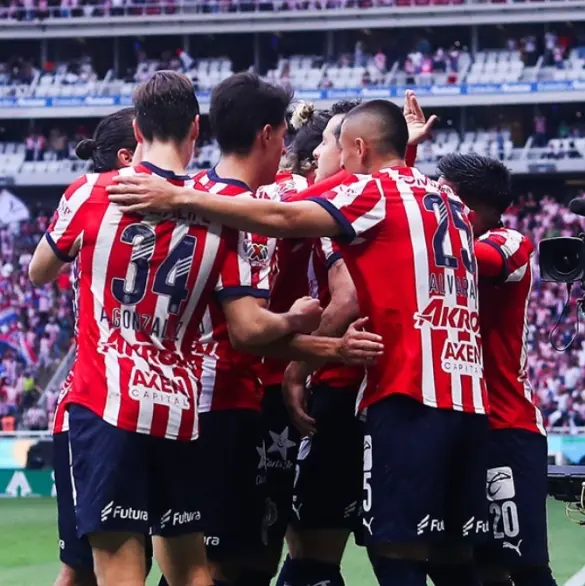 Revelan al jugador de Chivas que aventó el petardo a reporteros