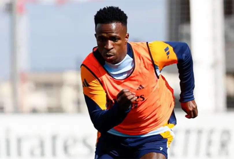 Real Madrid anunci&oacute; que el aficionado que lanz&oacute; insultos racistas a Vinicius fue sentenciado a un a&ntilde;o de c&aacute;rcel
