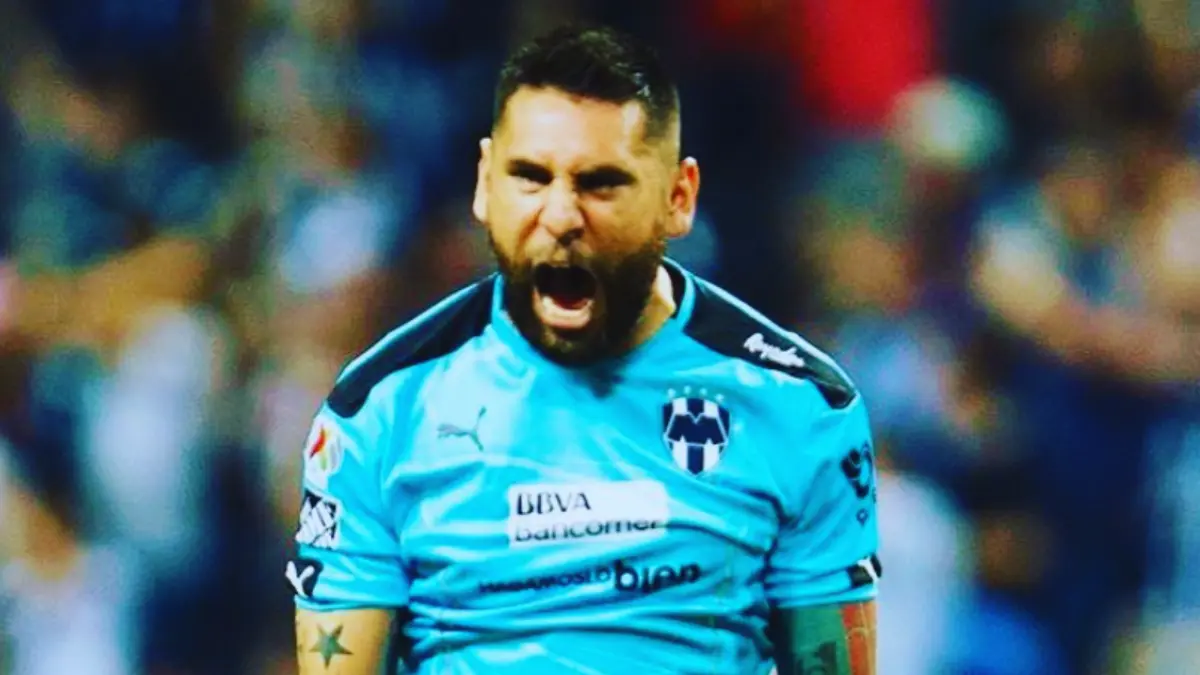 Jonathan Orozco. Rechaz&oacute; la oportunidad de jugar en el Ajaccio junto a Memo Ochoa debido a que no se lleg&oacute; a un acuerdo en el tema salarial y, adem&aacute;s, le dio prioridad a temas personales, debido a que su hijo estaba reci&eacute;n nacido, qued&aacute;ndose en Monterrey para hacer una destacada carrera en la Liga MX.