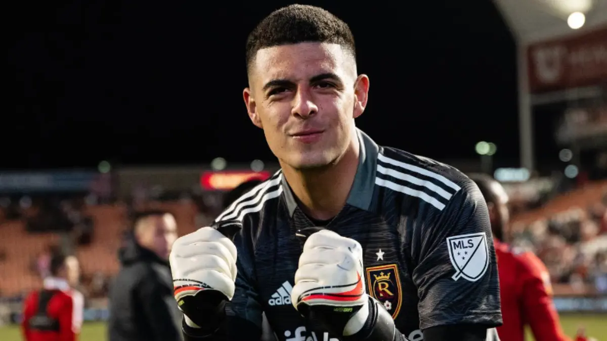 David Ochoa. Se&ntilde;alado como una de las promesas en el arco, el portero mexicano despert&oacute; el inter&eacute;s de clubes como Bournemouth, West Ham, Fulham, Real Sociedad, C&aacute;diz y el KV Kortrijk: esto cuando jugaba en el Real Salt Lake de la MLS. A pesar de los rumores, no lleg&oacute; a Europa y fich&oacute; con el Atl&eacute;tico de San Luis.