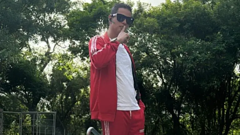 El actor se volvió tendencia en redes sociales. (Instagram - Alex Marín)