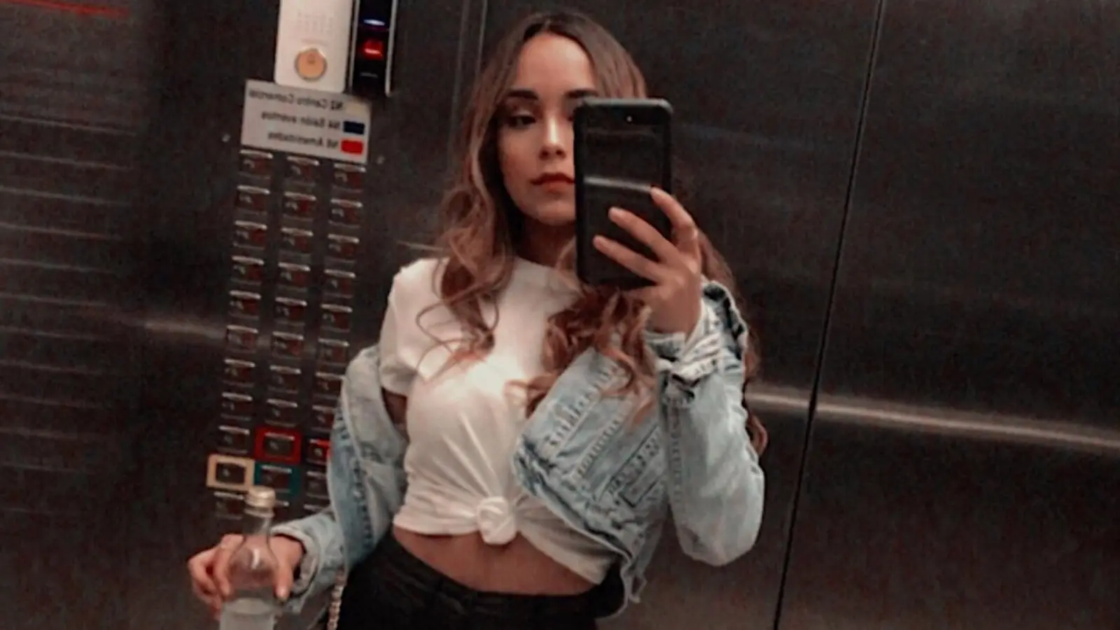 La animadora presume que ha trabajado no sólo para el equipo de béisbol, también ha estado con Fuerza Regia.