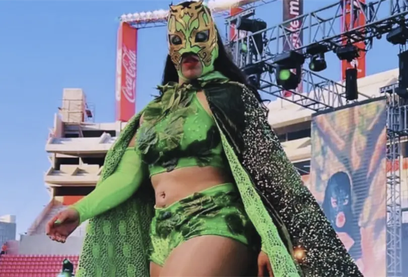 La Hiedra se defendi&oacute; luego de sufrir un acto de acoso durante su presentaci&oacute;n en una funci&oacute;n de lucha independiente en Estados Unidos.