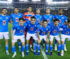 Futbolista de Cruz Azul es objeto de críticas tras regresar llenito