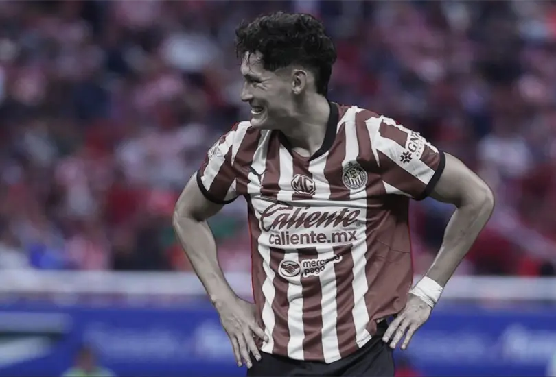 El futbolista se encuentra en un limbo en un plan de la directiva de Chivas.