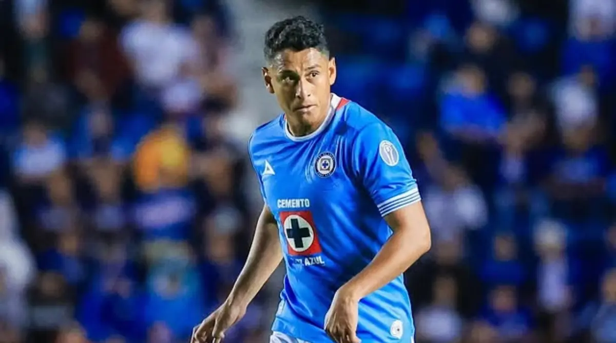  Luis Romo dejaría Cruz Azul en contra de su voluntad 