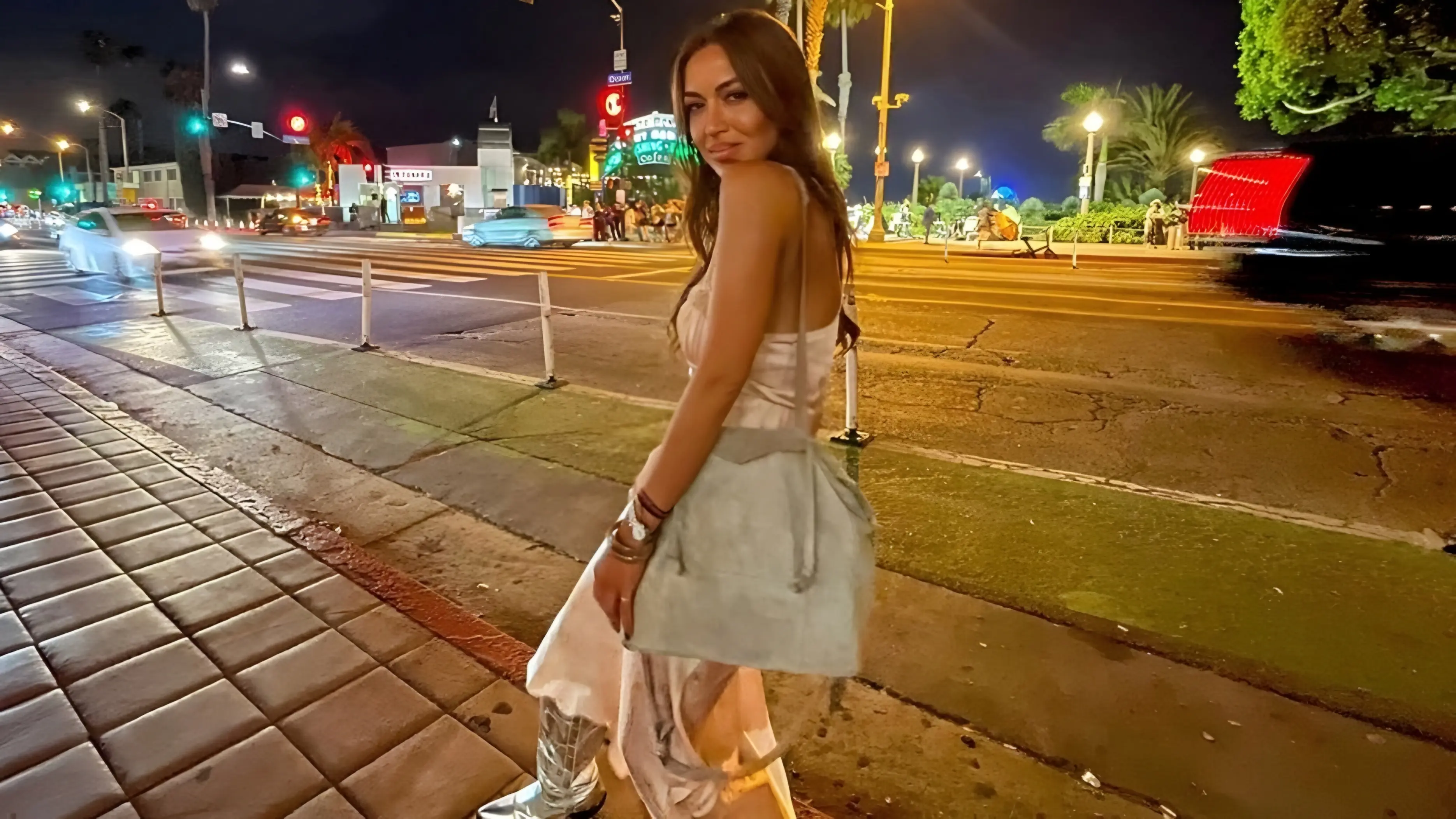 La presentadora aseguró que no está bien que el brasileño no ofrezca espectáculo durante la fase regular de la Liga MX.