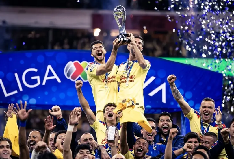 El Am&eacute;rica sigue relacion&aacute;ndose con el arbitraje