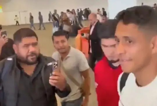 Chuyón recibió a Luis Romo en el aeropuerto de Guadalajara