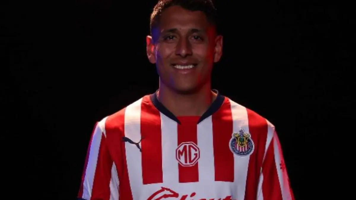  Chivas tuvo que bajar la presentación de Luis Romo 