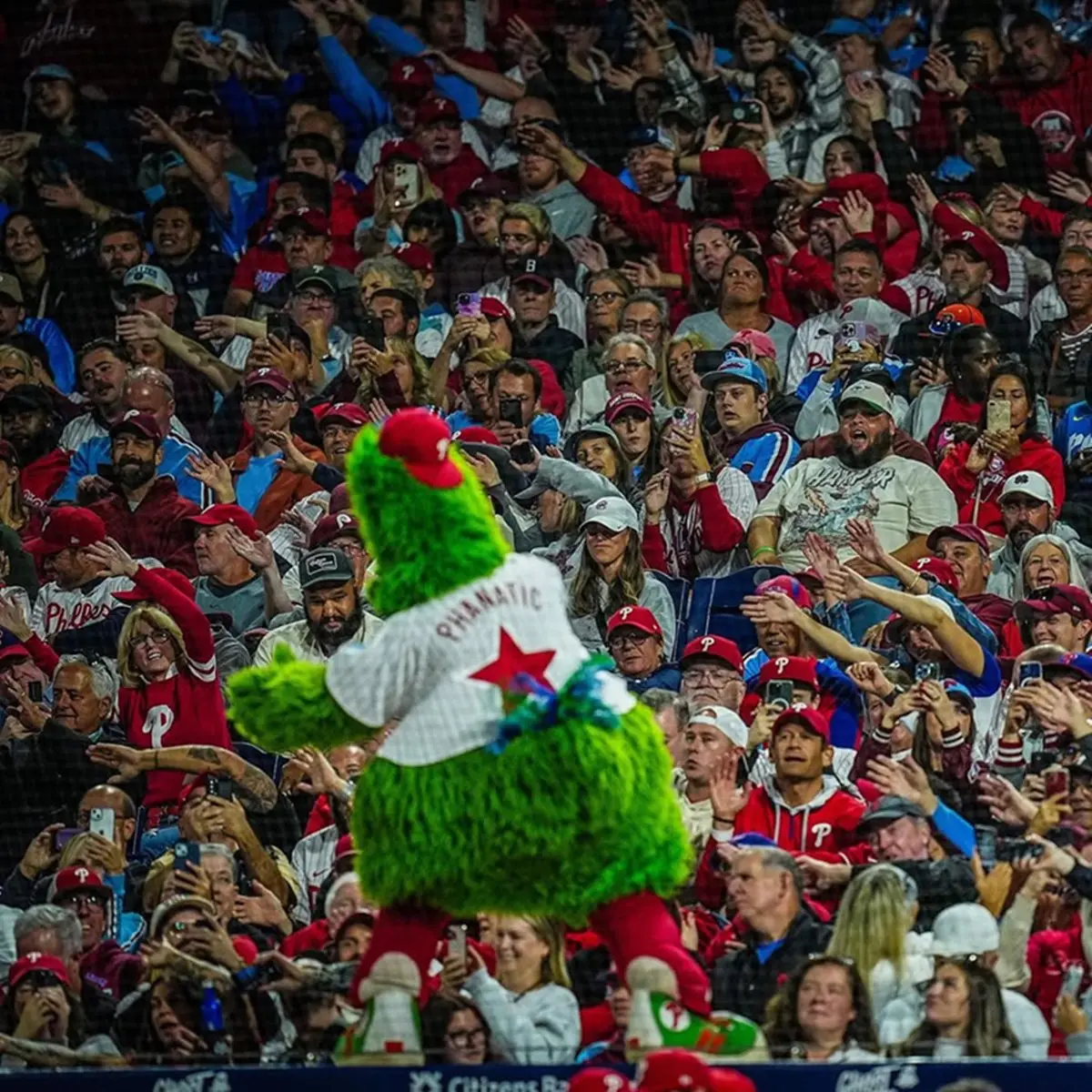  Este simpático personaje de color verde y amarillo es una de las mascotas más reconocidas en la MLB 