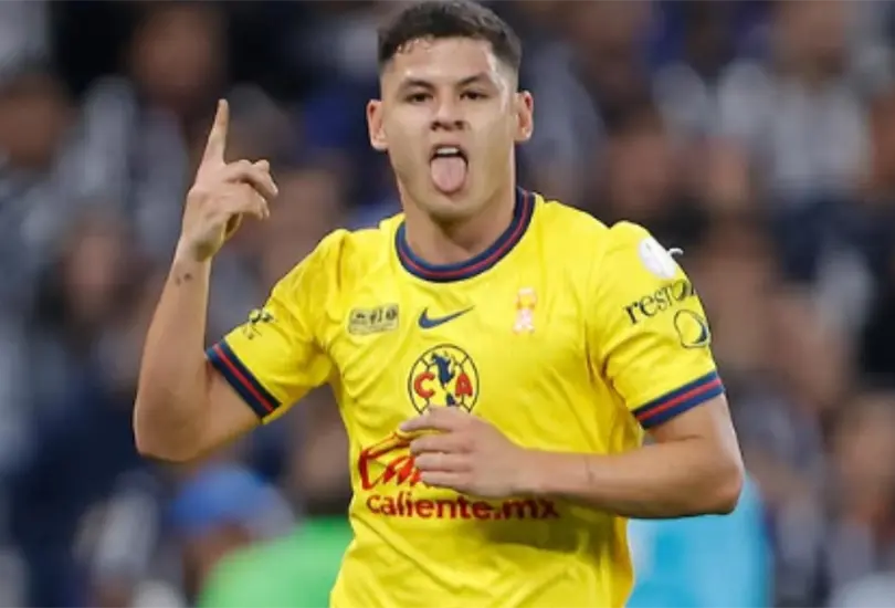 El paraguayo enfrenta una complicada situaci&oacute;n que ha frenado su salida de las &Aacute;guilas.