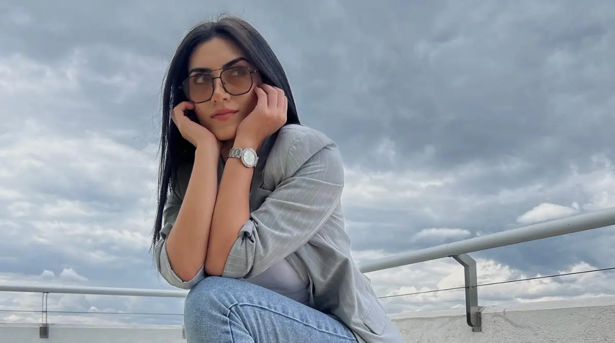 Karen Tapia acaparó reflectores con su presencia en el partido de Chivas.