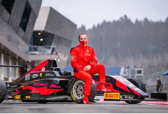 Ferrari sumó a comienzos de este año su primera piloto a la Ferrari Driver Academy