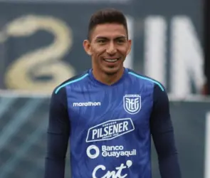 Ángel Mena se burla de los que aseguran que busca trabajo en internet