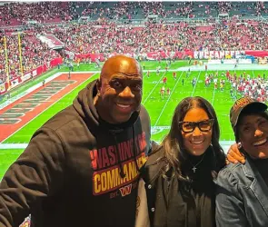 Magic Johnson vuelve a brillar, ahora en la NFL