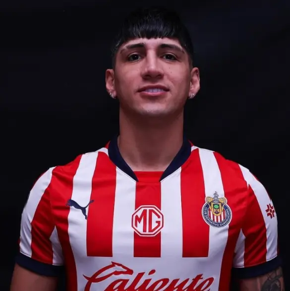 Alan Pulido revela su fecha de debut con Chivas