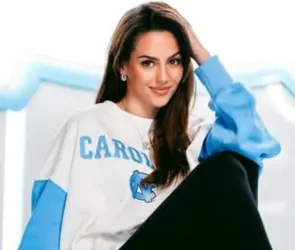 Ella es Jordon Hudson, la joven prometida de Bill Belichick