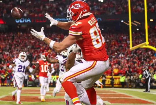 Kelce ha acumulado 2,020 yardas de recepción en los playoffs, acercándose a las 2,245 yardas de Rice