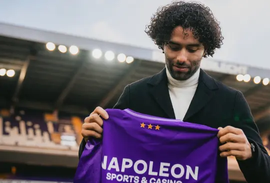 César Huerta tuvo que ver el partido del RSC Anderlecht desde la grada