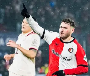 La marca de Santi Giménez que lo pone a la par de Messi y Neymar