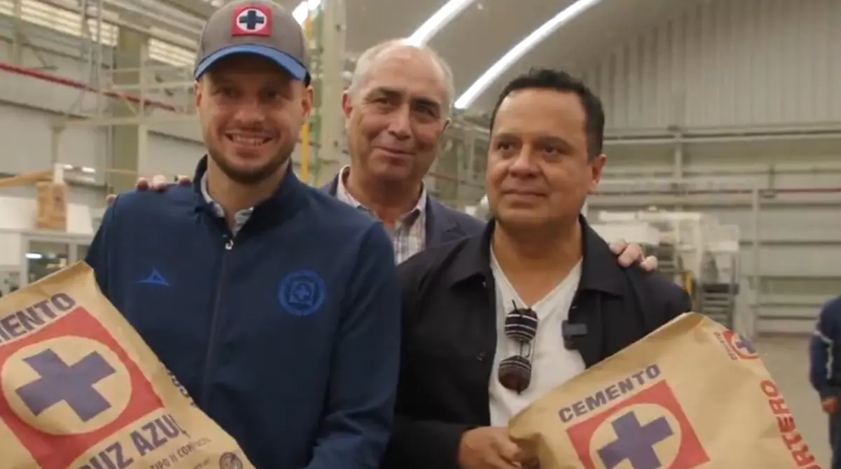  Víctor Velázquez se ha reunido con los jugadores para charlar con ellos sobre la situación de Martín Anselmi 