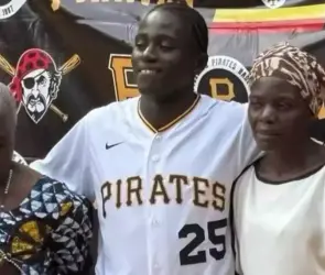 Él es Armstrong Muhoozi, el ugandés que llegó a la MLB