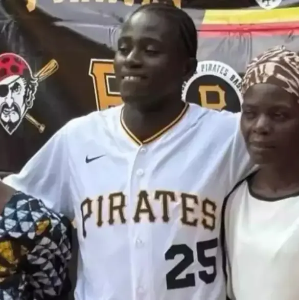 Él es Armstrong Muhoozi, el ugandés que llegó a la MLB