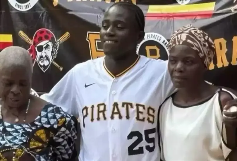 Armstrong ha demostrado una pasi&oacute;n inquebrantable por el b&eacute;isbol. Su viaje comenz&oacute; en la Academia de los Dodgers en Uganda