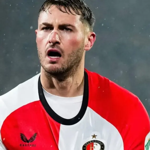 ¿Indirecta? El mensaje del Feyenoord tras la salida de Santiago Giménez