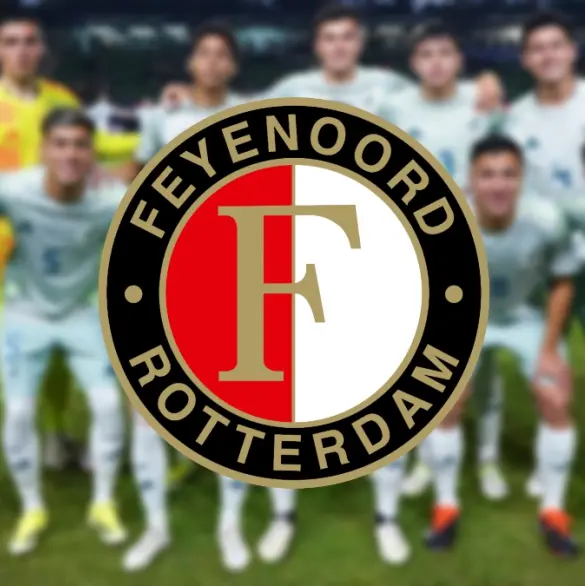 El juvenil mexicano que Feyenoord quiere para reemplazar a Santi Giménez