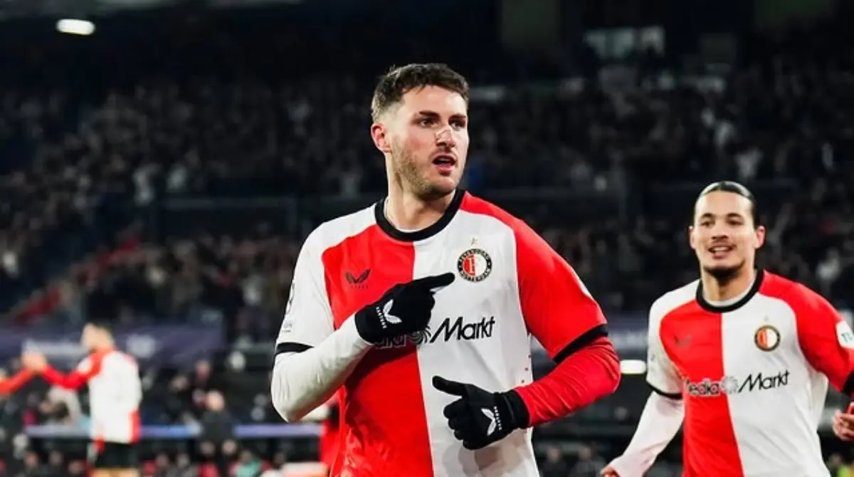  Santiago Giménez manda mensaje a la afición del Feyenoord 