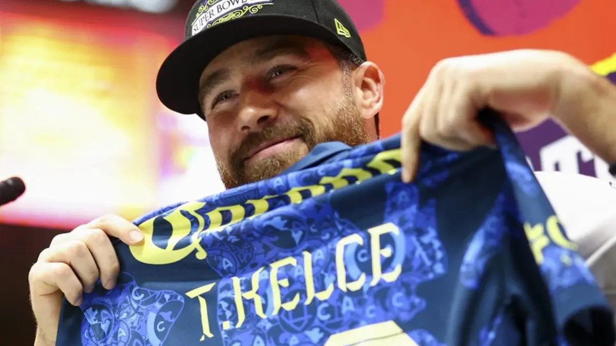  Travis Kelce recibió un regalo que muchos creen será la cábala para el tricampeonato de Kansas City 