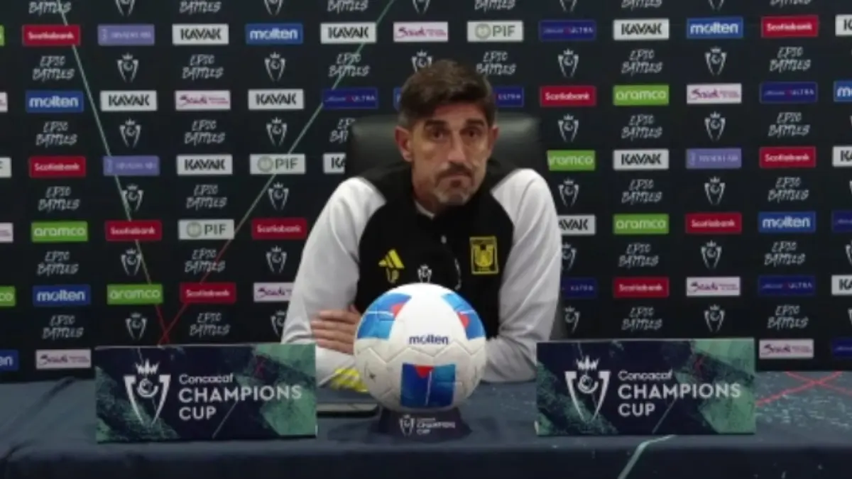  Veljko Paunovic perdió el control en plena rueda de prensa 