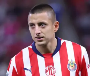 Piojo Alvarado exhibe a DT de Chivas por ser muy defensivo