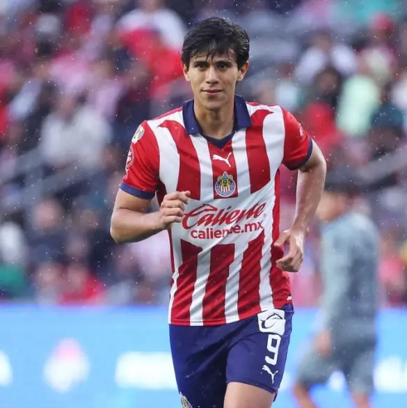 Chivas rescata a JJ Macías en medio de los rumores sobre su retiro