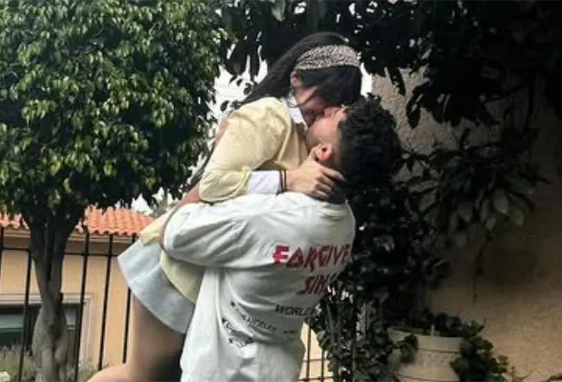 Alana Flores recibi&oacute; un regalo especial por parte de Sebasti&aacute;n C&aacute;ceres