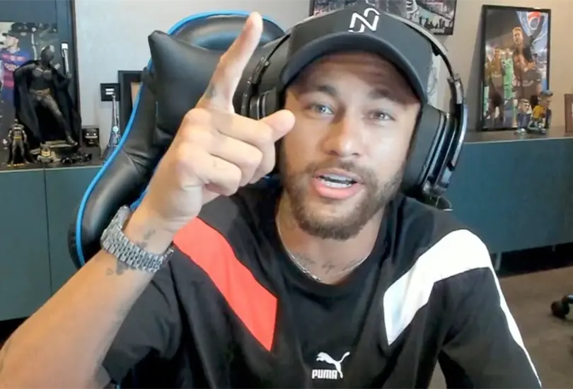 Neymar combina su pasi&oacute;n por el f&uacute;tbol con los videos juegos