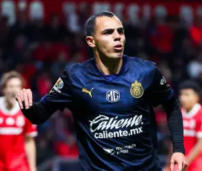 Los equipos de Europa que dejarían a Chivas sin Hugo Camberos