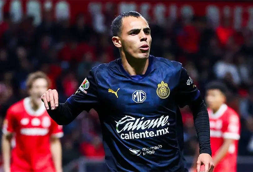 El futbolista de Chivas habr&iacute;a despertado un fuerte inter&eacute;s en otros equipos