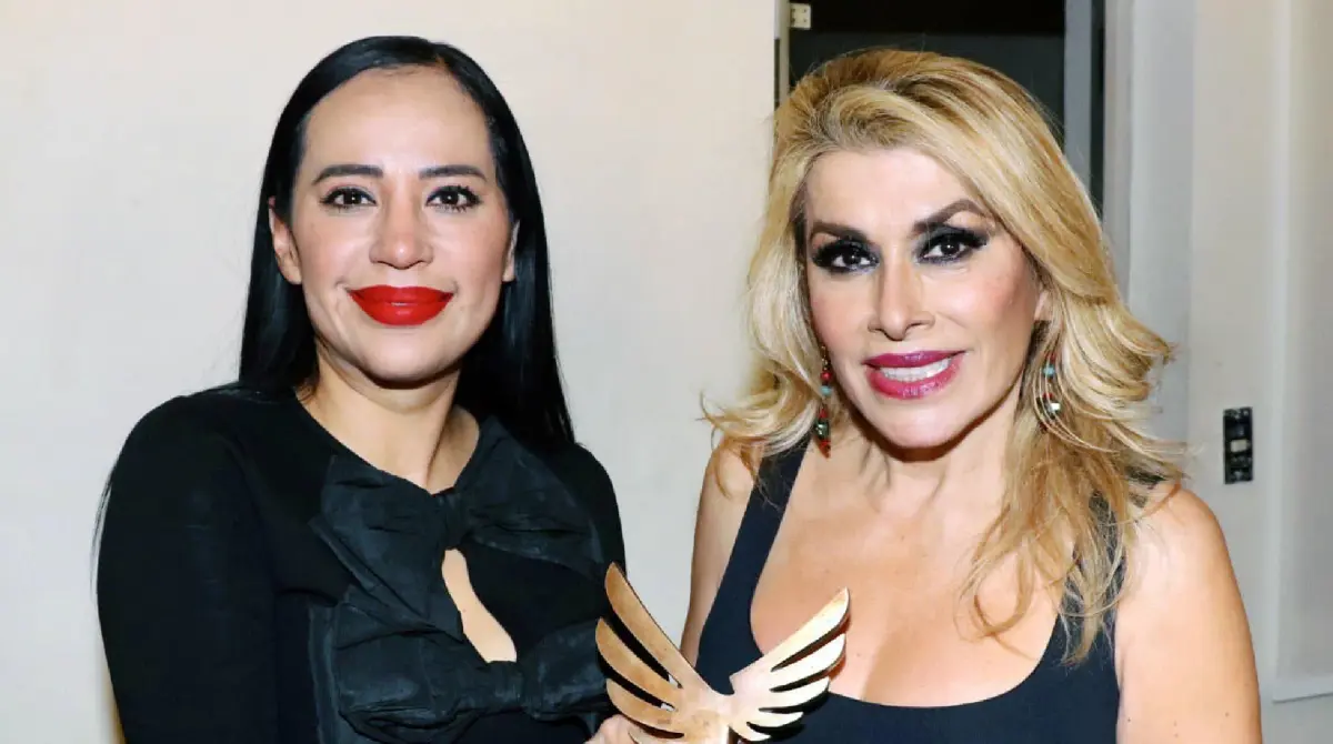 Sandra Cuevas y Dulce La Cantante.